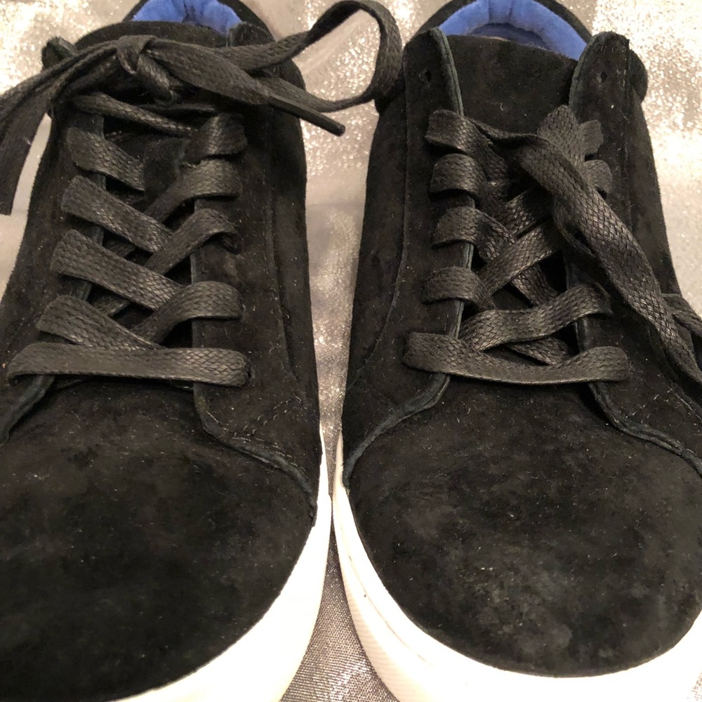 Women’s Ugg sneaker Size 9 Black suede - Picture 7 of 8